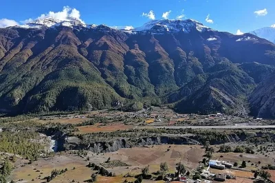 Vive la experiencia del annapurna circuit en 10 días. camina por manang, el paso thorong la y muktinath con guías locales, vistas montañosas y paradas culturales.