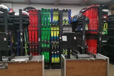 Rent skis and boots for 6 days in bariloche with easy ski-in ski-out access. friendly staff help you gear up. book your equipment now for a smooth start.