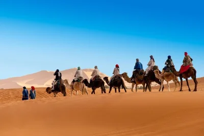 Viaggia da fez a marrakech attraversando il sahara, con cammellata, notte in campo berbero e guida locale. include pick-up, cena e colazione. prenota ora.