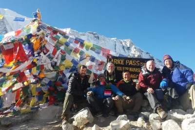 Erlebe den manaslu circuit trek ab kathmandu mit erfahrenem guide, allen genehmigungen, Übernachtungen in teehäusern und verpflegung. jetzt mit abholung buchen.