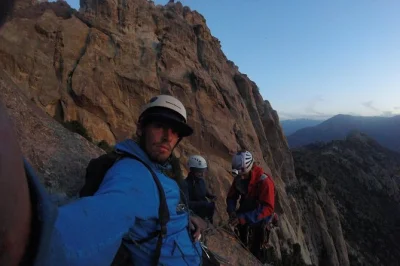 Participez à une excursion d’escalade encadrée près de santiago, au chili. tout le matériel, le transport et l’instruction experte sont inclus. adapté aux débutants comme aux grimpeurs confi
