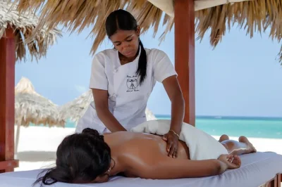 Rilassati con un massaggio spa e un trattamento viso biologico a bavaro, punta cana. include tisana dominicana, guida locale e opzioni personalizzate.