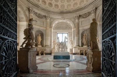 Descubra os museus do vaticano, capela sistina e basílica de são pedro com guia local. entrada sem fila e fones inclusos. reserve já.