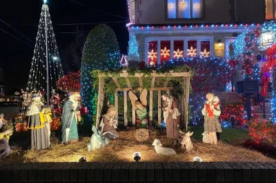 See new york’s famous christmas lights in dyker heights, bay ridge, and manhattan with a local guide. includes air-conditioned vehicle and easy booking.