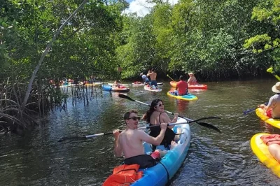 Erkunde fort lauderdales island city auf dem paddleboard mit lokalem guide. inkl. ausrüstung, anleitung und kostenlosem parkplatz. jetzt platz sichern!