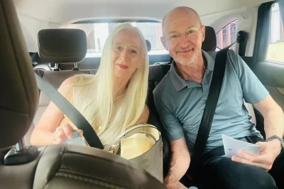 Phuket, transfert privé hôtel-aéroport sans attente. chauffeur local, prise en charge à l’hôtel, eau en bouteille. réservez votre trajet pour un départ serein.