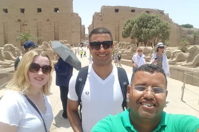 Explore os templos de karnak e luxor com um egiptólogo, visite o museu de luxor e aproveite o transfer do hotel. reserve agora e mergulhe na história do egito antigo.