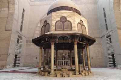 Experience cairo’s historic mosques, from sultan hassan to the alabaster mosque, with a local guide. includes entry fees, lunch, and hotel pickup.