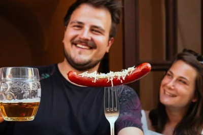 Descubre lo mejor de la comida en praga con un guía local: desde pasteles hasta queso ahumado y cerveza. incluye 10 degustaciones, puntos clave de la ciudad y recogida privada.